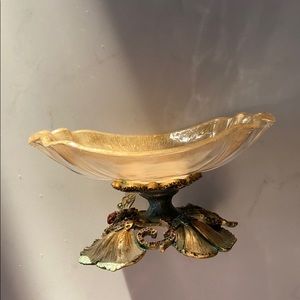 Jay Strongwater bathroom decor